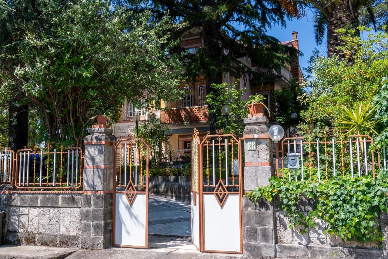 Casa Vacanze Gioia Трекастаньї Екстер'єр фото